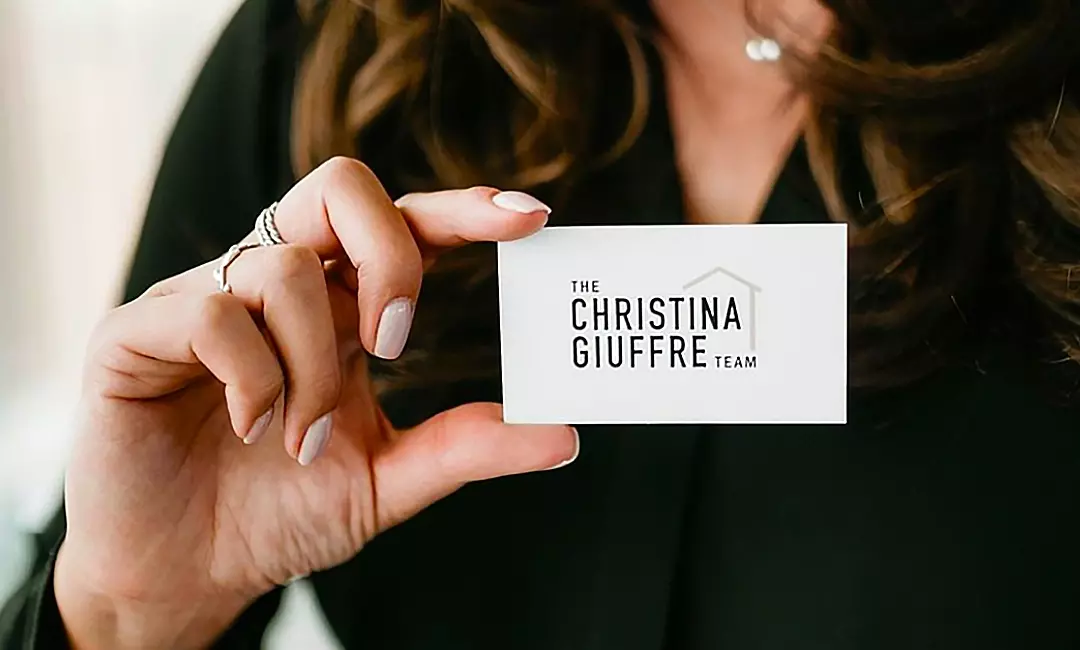 How to Design Custom Business Cards in Canva